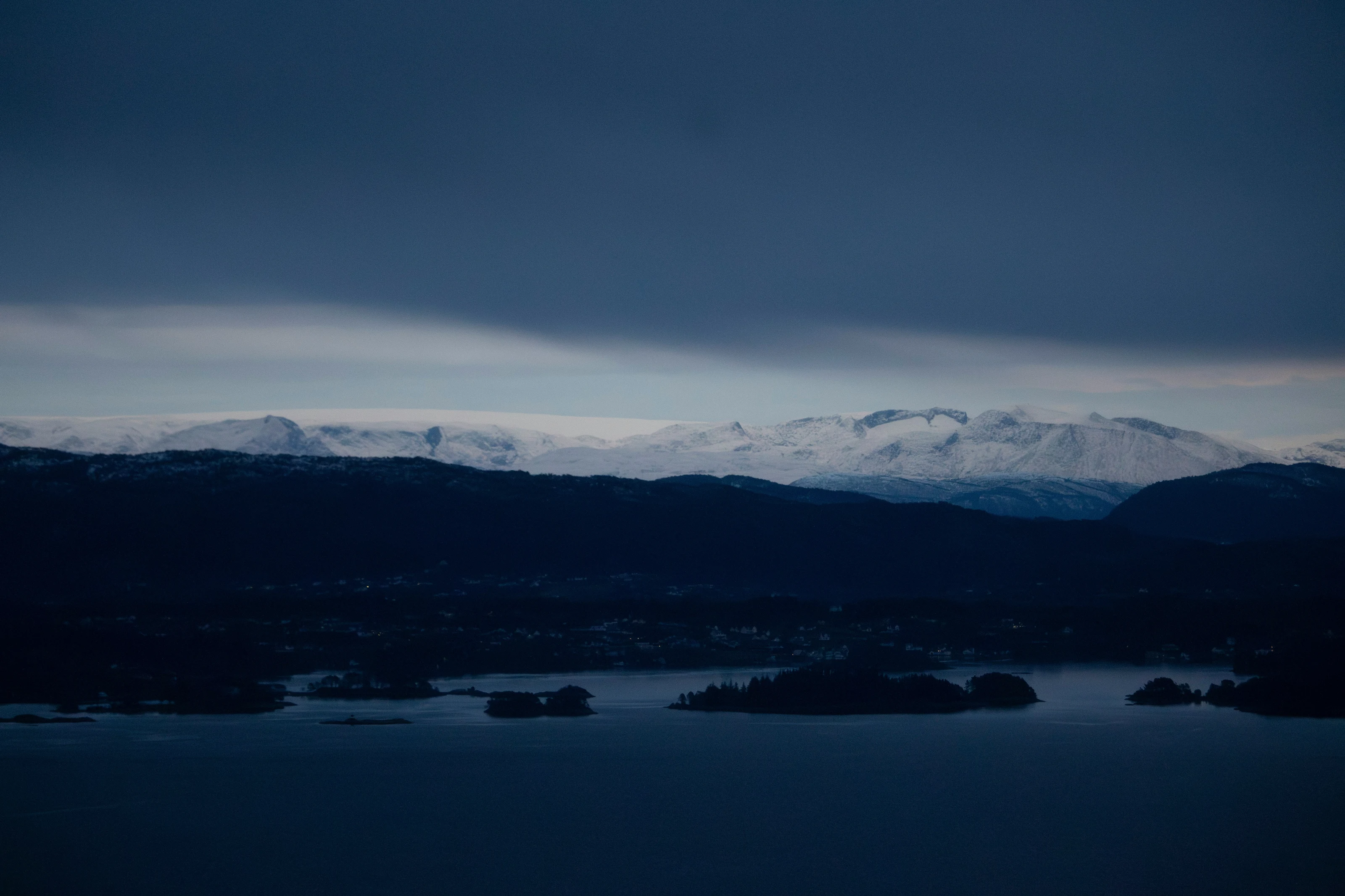 blue dusk on acid in Bergen